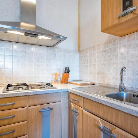 Awesome In With 3 Bedrooms Rovinj