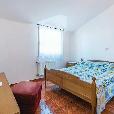 Awesome In With 3 Bedrooms Daire Rovinj