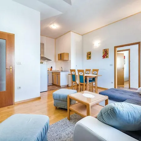 Awesome In With 3 Bedrooms Daire